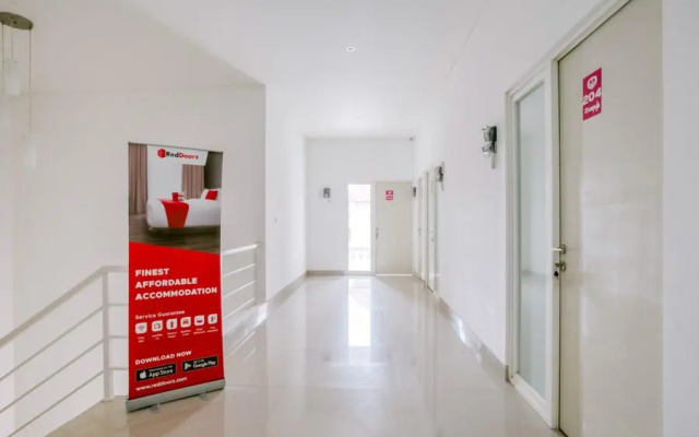 RedDoorz Syariah near Lapangan Pancasila Simpang Lima