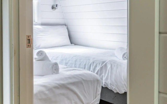 Glamping Pod One - Holly Tree Barns