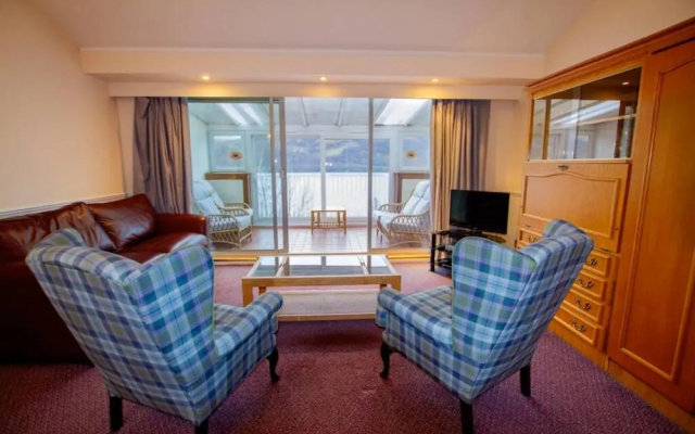 Loch Rannoch Highland Club Studio 03
