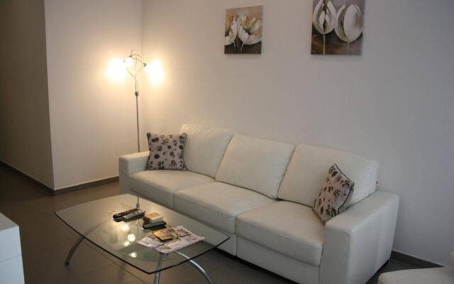 Отель Malta Holiday Lets Sliema Мальта, Слима - отзывы, цены и фото номеров - забронировать отель Malta Holiday Lets Sliema онлайн комната для гостей