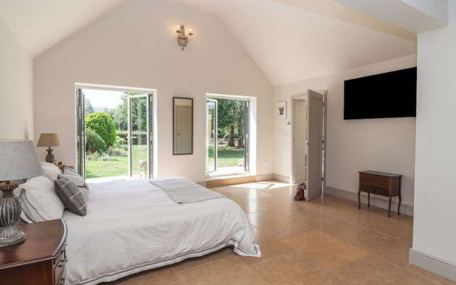 Leafield Cottage