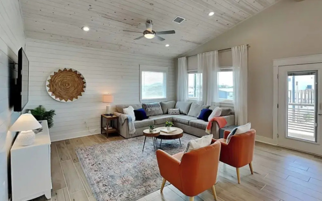 Wash Away the Blues by Silver Sands Vacation Rentals