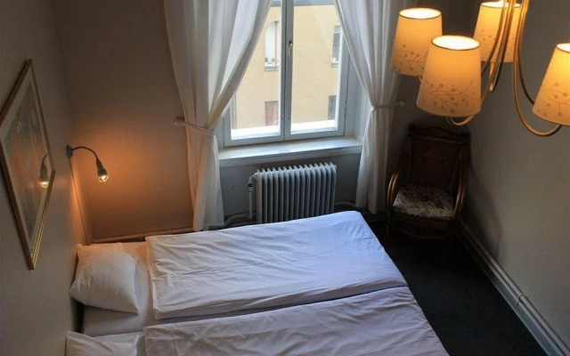 Colonial Hotel