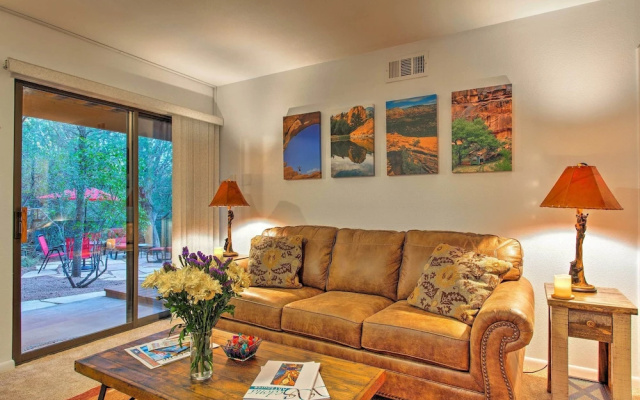 Romantic Sedona Suite w/ Patio < 1 Mi to Trails