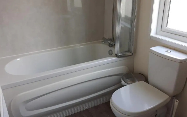 Luxury 6 berth lodge at Quince 10