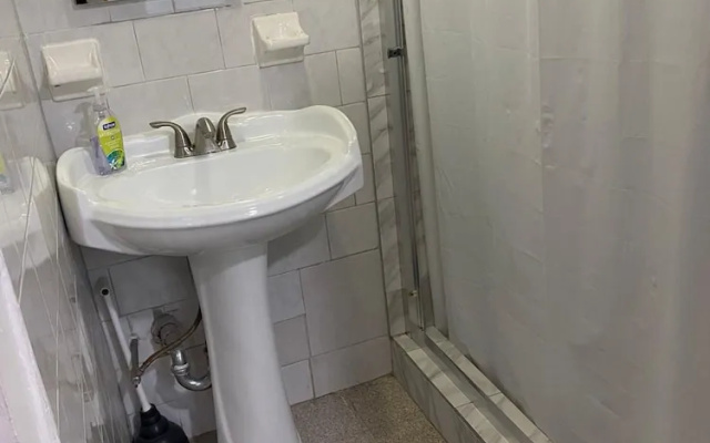 Prime Murray Hill 2 BR Gem