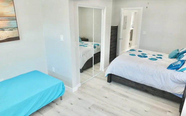 New Beach & Bay Retreat Full of Amenities!