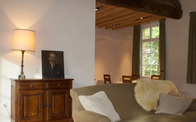 Vintage Mansion in Hoogstraten with Garden