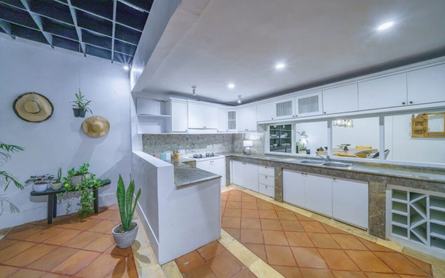 Villa Kelapa Putih
