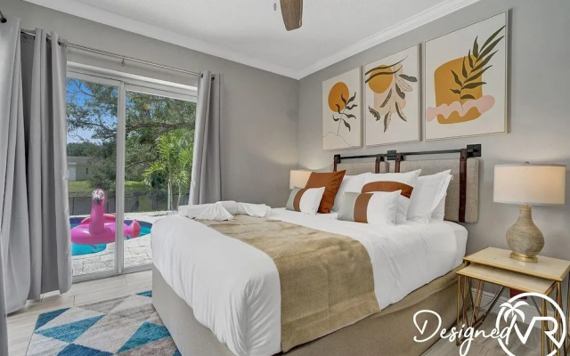 Family vacation 5 Br with Heated Pool