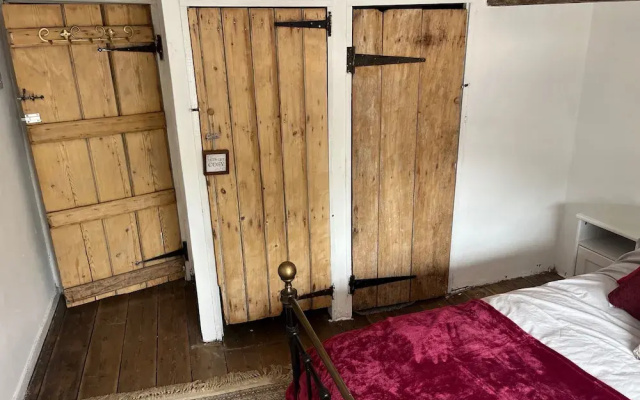 Harleston Norfolk/ Suffolk Border Historic Cottage