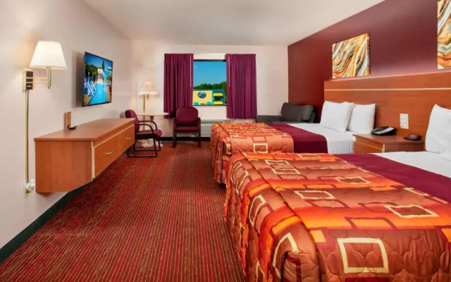 Grand Marquis Waterpark Hotel & Suites