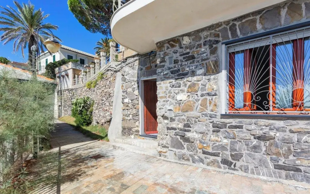 Yellow Suite sul Lungomare di Recco by Wonderful Italy