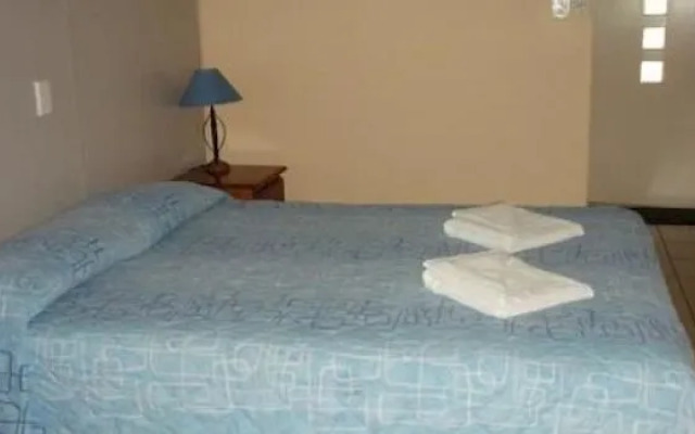 Gladstone Village Motel