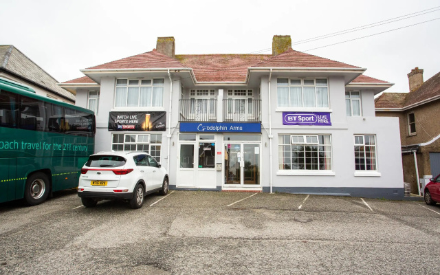OYO Godolphin Arms Hotel