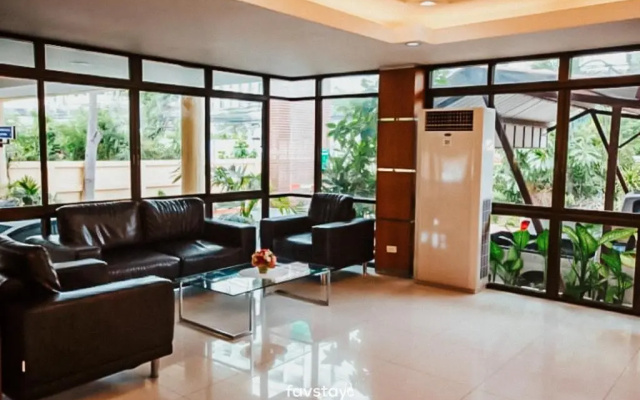 Twin Palms Suites and Residence Pattaya