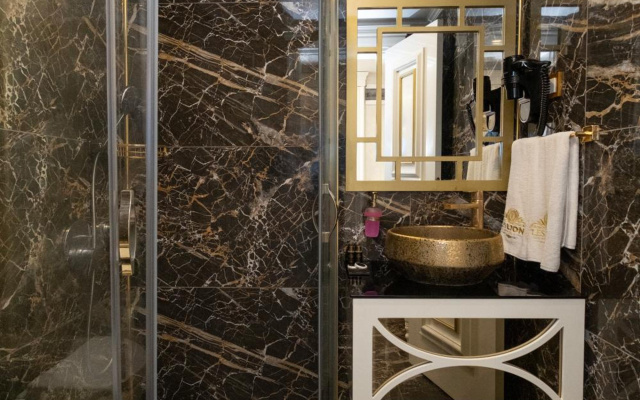 Les Lion Luxury Spa