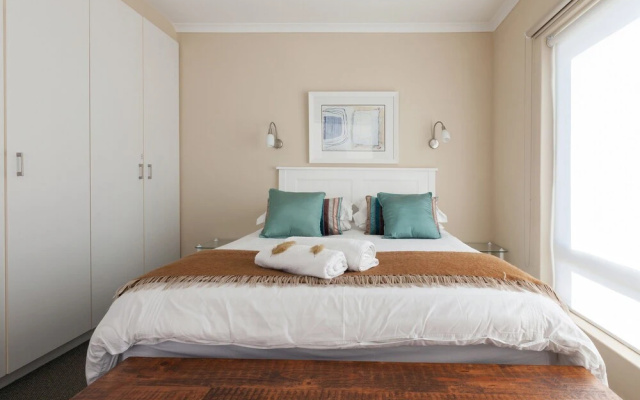 Leisure Bay 225 By Ctha