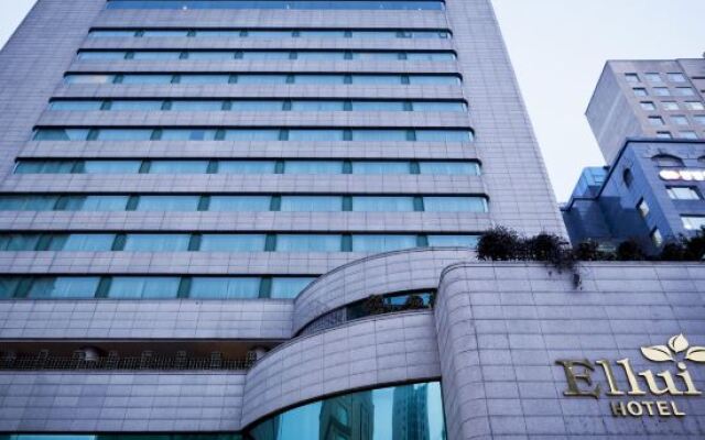 Hotel Ellui вид на фасад