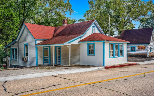 Log Cabin Inn