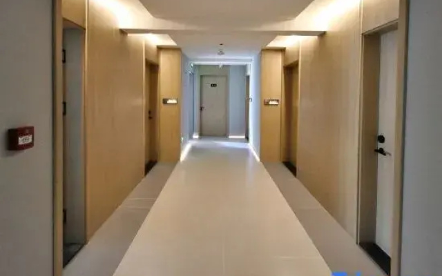 Latitude 18° Smart Hotel (Yingzhou Clear Water Bay)