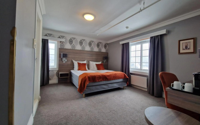 Dr. Holms Hotel