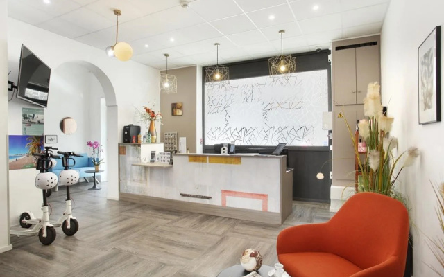 The Alcove Hotel