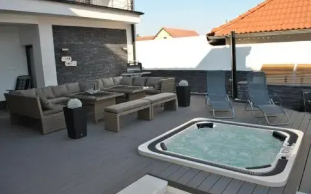Starhouse Residence