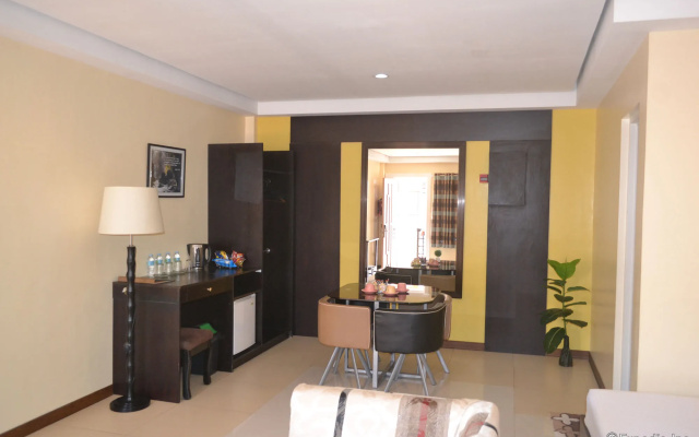 Roadhaus Hotel - The Manny Pacquiao Hotel
