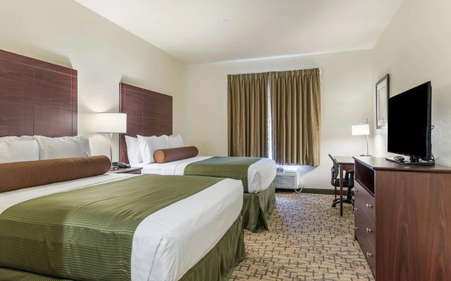 Cobblestone Hotel & Suites - Hutchinson