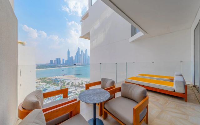 DXB - Five - 31302 - PJ