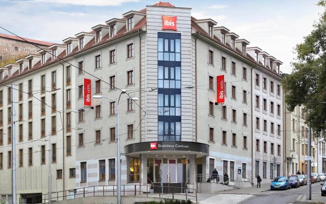 Отель Ibis Bratislava Centrum вид на фасад