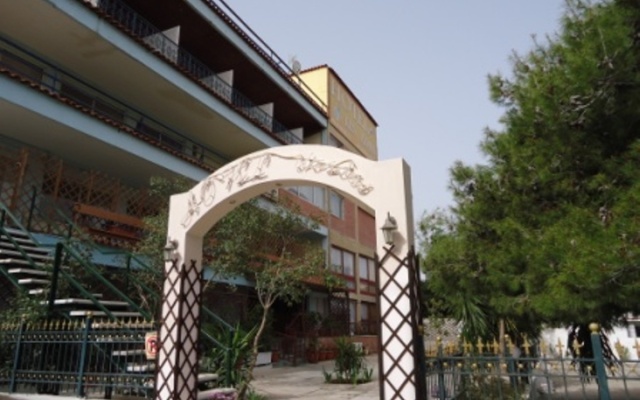 Airport Hotel Les Amis вид на фасад