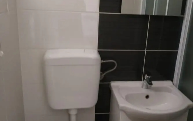 Slamo Apartments
