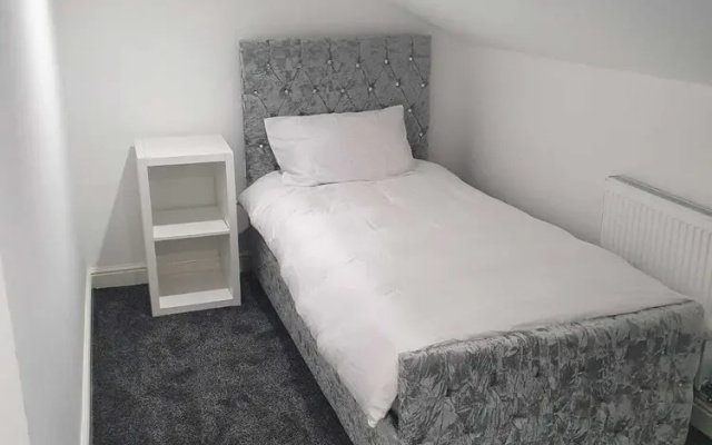 Fantastic New Room-4