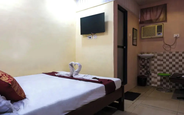Amrapali Hotel