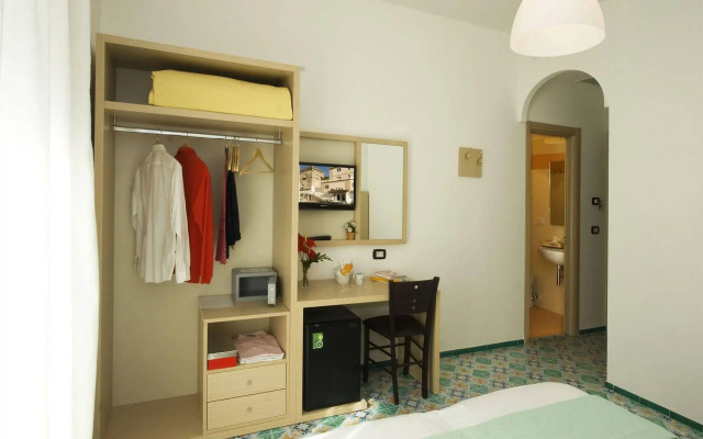 Hotel Torre Di Milo
