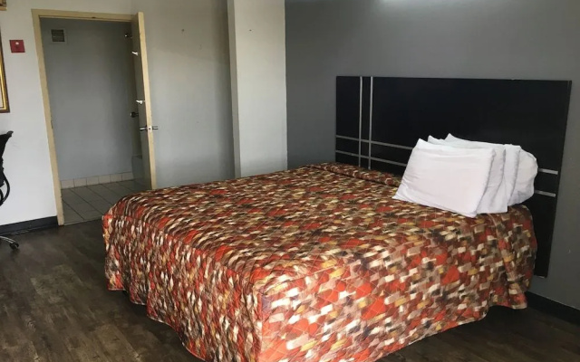 Days Inn by Wyndham Montgomery I-85
