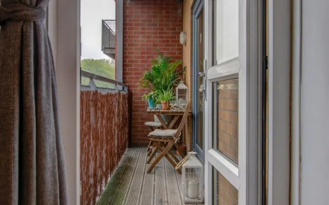 Bright, Spacious 2BR Ancoats Apt for 4 W/balcony