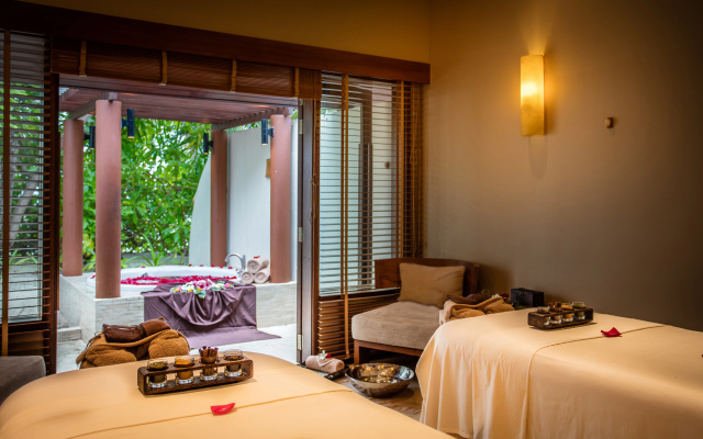 Centara Ras Fushi Resort & Spa Maldives