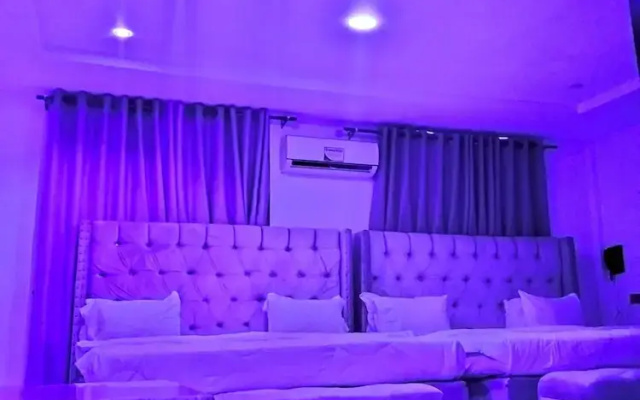 Kingsamystar Hotel And Suites