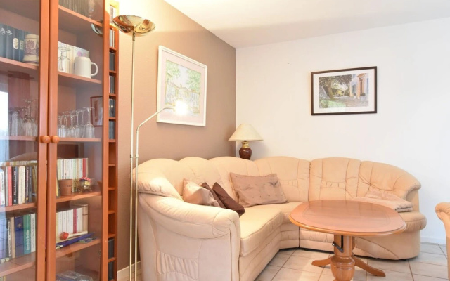 Charming Bungalow with Fenced Garden in Bastorf