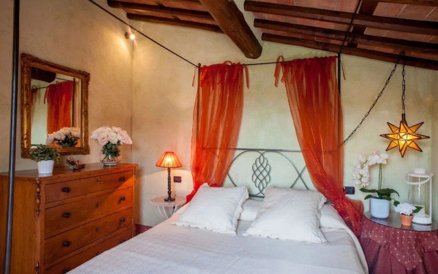 Villa in Lucca With Pool Near Tuscan Coast
