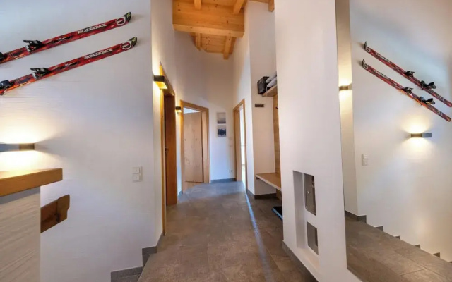 Luxury Chalet with 2 Bathrooms near Small Slope