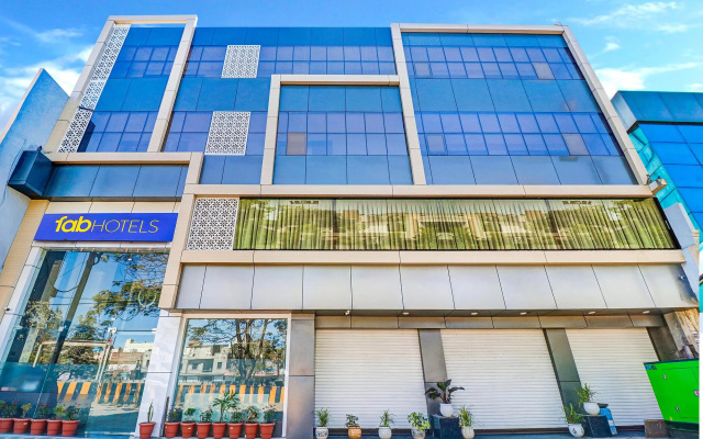 FabHotel Pishori Inn