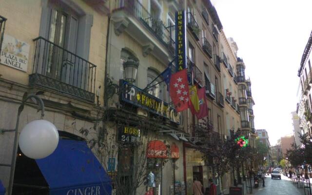 Отель CH Plaza D'Ort Rooms Madrid вид на фасад