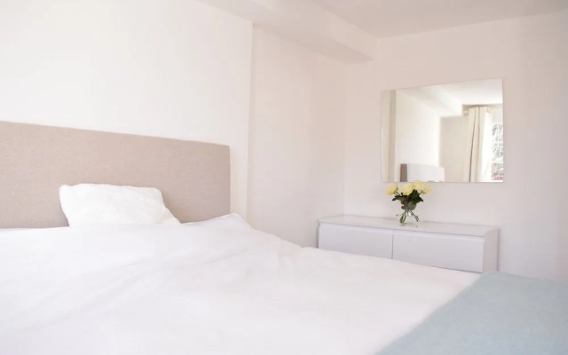 1 Bedroom Flat in Angel With Balcony