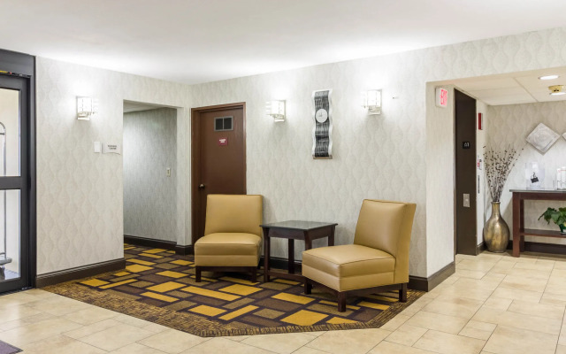 Quality Inn & Suites Arden Hills - Saint Paul North