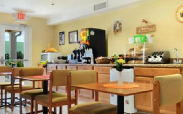 Microtel Inn & Suites by Wyndham Huntsville