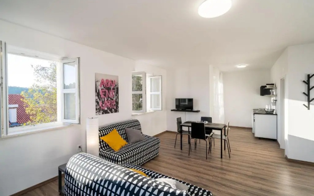 Residence & Pool Villa Schwarz Suites